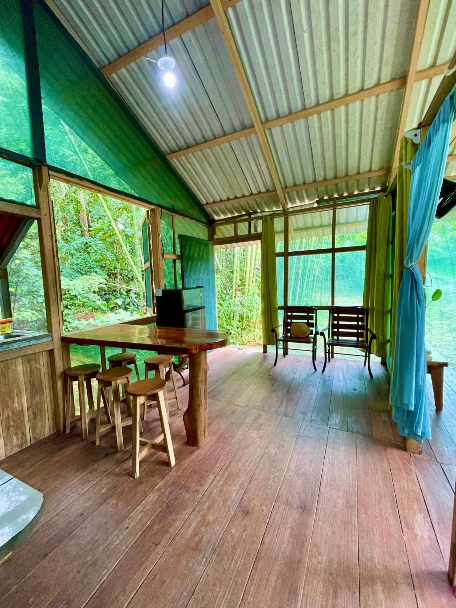 Alouatta Lodge And Canopy Cahuita Bagian luar foto