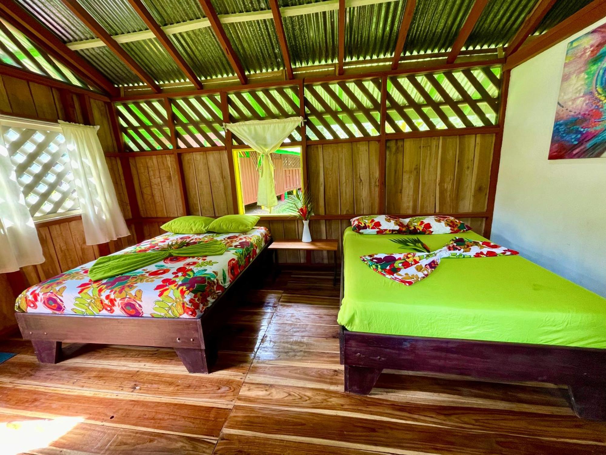 Alouatta Lodge And Canopy Cahuita Bagian luar foto